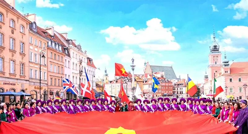 Quảng bá Áo dài – Hoa hậu Áo dài Phu nhân 2024.