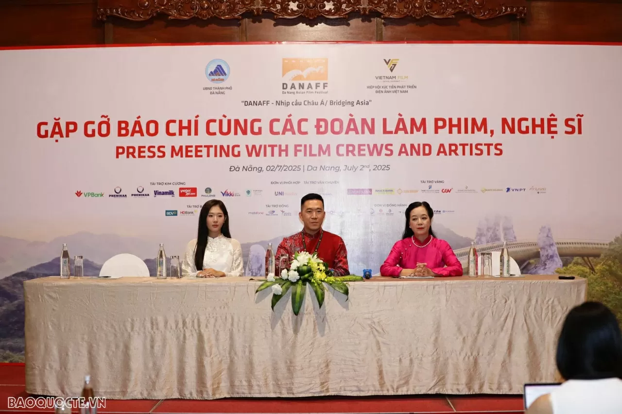 DANAFF III: Những câu chuyện lần đầu được kể DANAFF III: Những câu chuyện lần đầu được kể