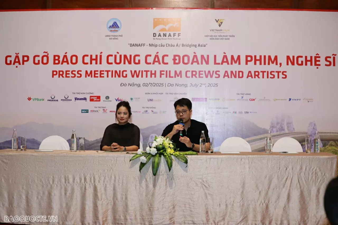 DANAFF III: Những câu chuyện lần đầu được kể