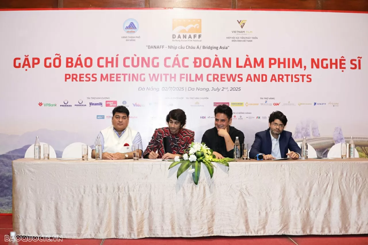 DANAFF III: Những câu chuyện lần đầu được kể DANAFF III: Những câu chuyện lần đầu được kể