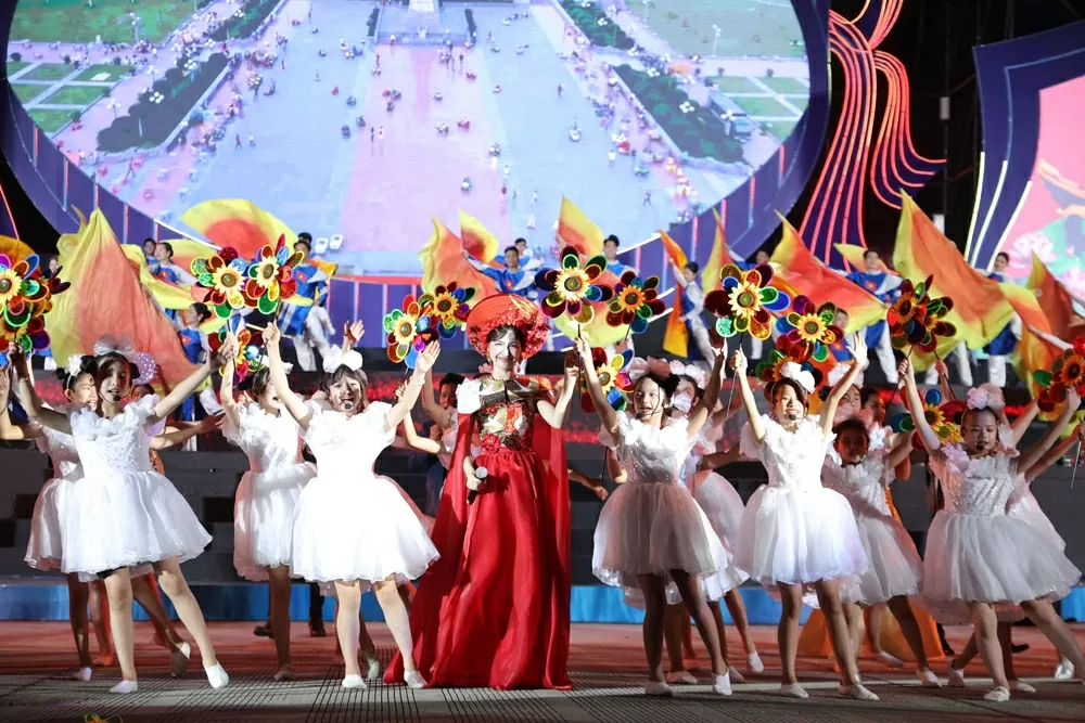 Chương trình nghệ thuật chào mừng thành lập tỉnh Bắc Ninh mới: Vững tin hội nhập và phát triển Chương trình nghệ thuật chào mừng thành lập tỉnh Bắc Ninh mới: Vững tin hội nhập và phát triển