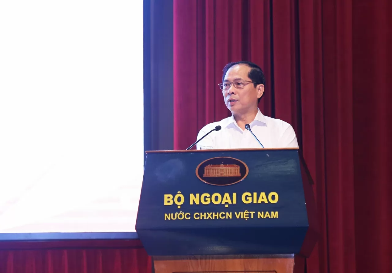 Phó Thủ tướng, Bộ trưởng Ngoại giao Bùi Thanh Sơn phát biểu kết luận. (Ảnh: Thành Long) Phó Thủ tướng, Bộ trưởng Ngoại giao Bùi Thanh Sơn phát biểu kết luận. (Ảnh: Thành Long)