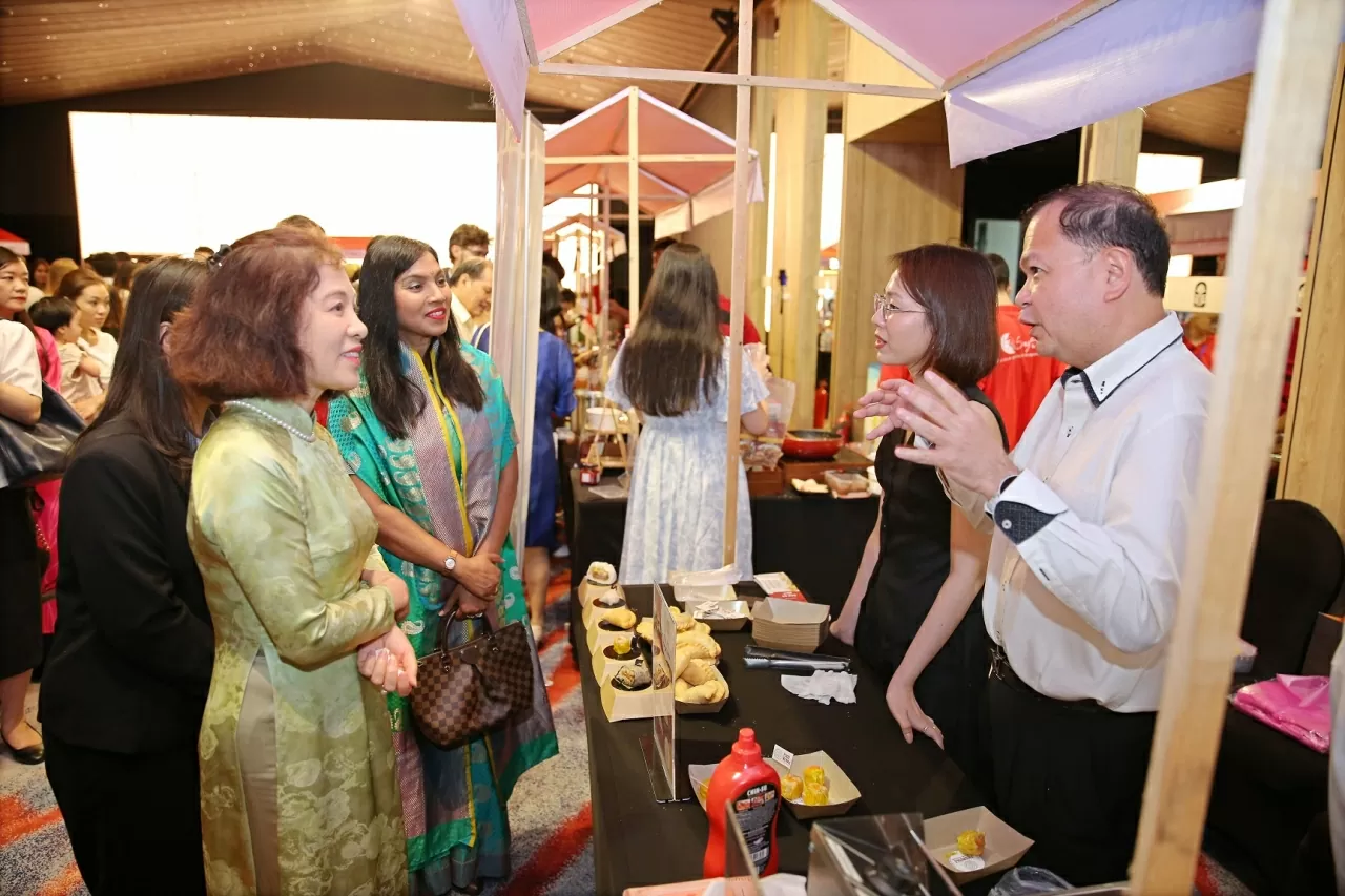 Ẩm thực và văn hóa: Cầu nối vô hình nhưng bền chặt giữa Việt Nam, Singapore và ASEAN Ẩm thực và văn hóa: Cầu nối vô hình nhưng bền chặt giữa Việt Nam, Singapore và ASEAN