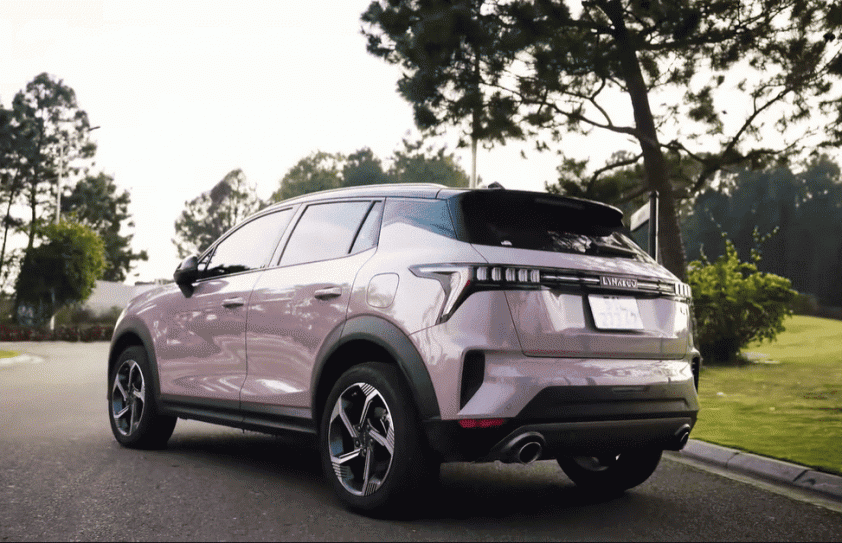 Ngoại hình Lynk & Co 06 Core Plus nổi bật với thiết kế Z-shape Ngoại hình Lynk & Co 06 Core Plus nổi bật với thiết kế Z-shape