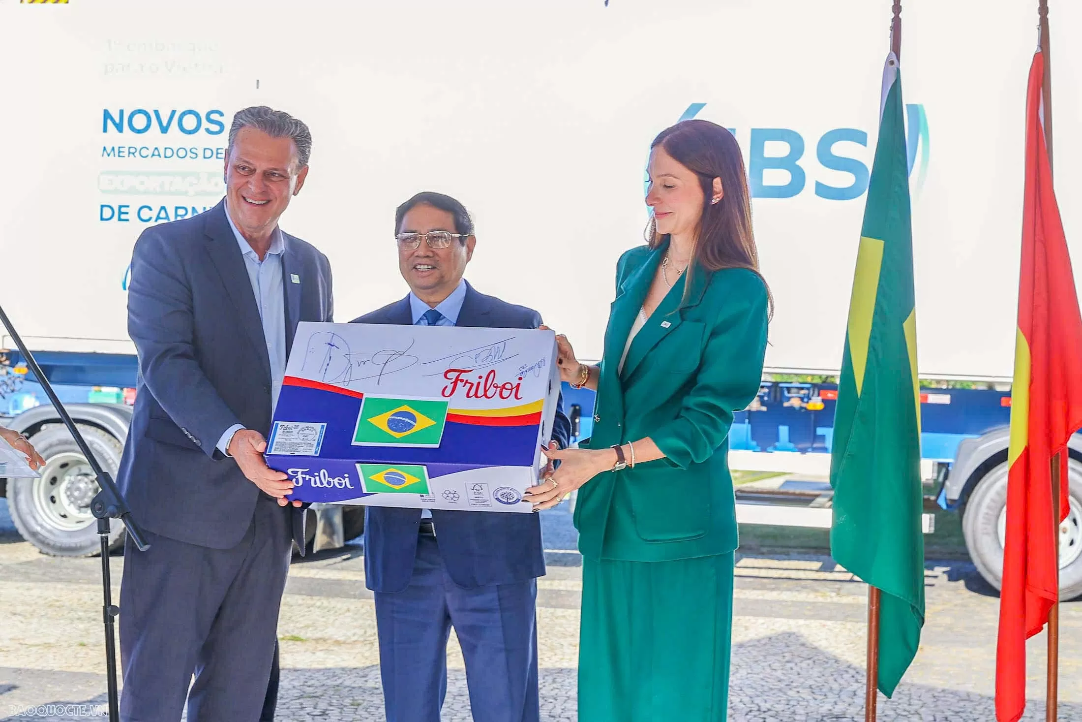 Thủ tướng Phạm Minh Chính chứng kiến container thịt bò Brazil đầu tiên xuất khẩu sang Việt Nam