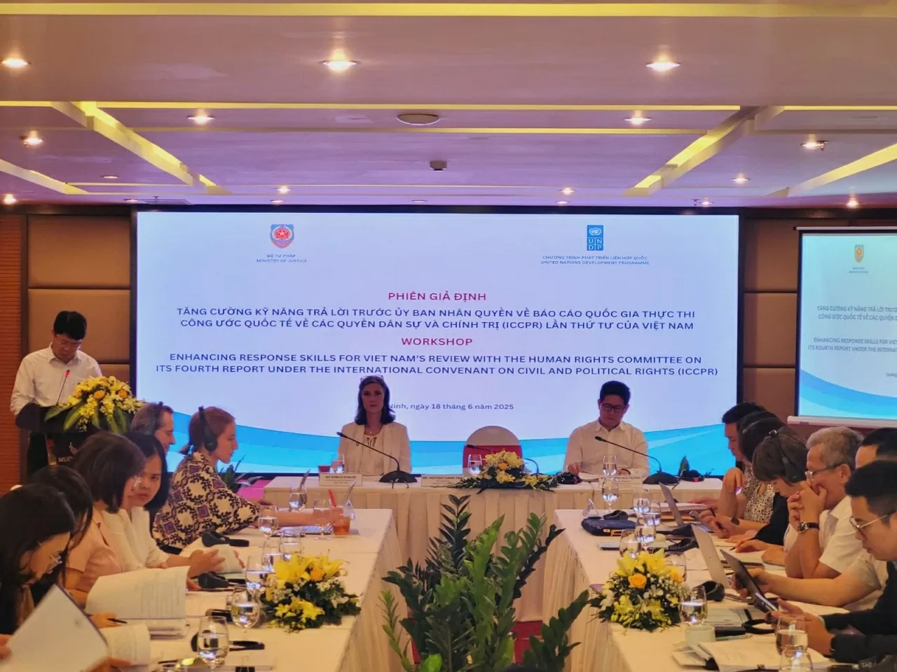 Phiên giả định tăng cường kỹ năng trả lời trước Ủy ban Nhân quyền về Báo cáo quốc gia thực thi Công ước ICCPR lần thứ 4 của Việt Nam do UNDP phối hợp với Bộ Tư pháp tổ chức ngày 15/6. (Nguồn: Bộ Tư pháp)