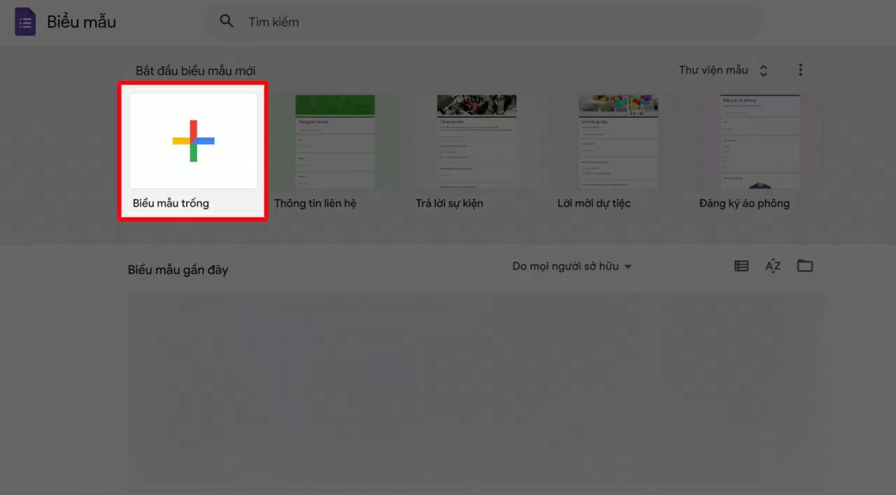 Mở Google Form và tạo một biểu mẫu trống. Mở Google Form và tạo một biểu mẫu trống.