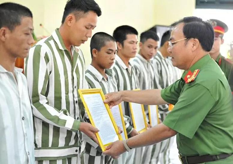 Việc mở rộng chính sách đối với những người được đặc xá năm nay thể hiện chính sách khoan hồng của Nhà nước, dấu ấn nhân văn của Việt Nam. Ảnh minh họa (Nguồn: VGP) Việc mở rộng chính sách đối với những người được đặc xá năm nay thể hiện chính sách khoan hồng của Nhà nước, dấu ấn nhân văn của Việt Nam. Ảnh minh họa (Nguồn: VGP)