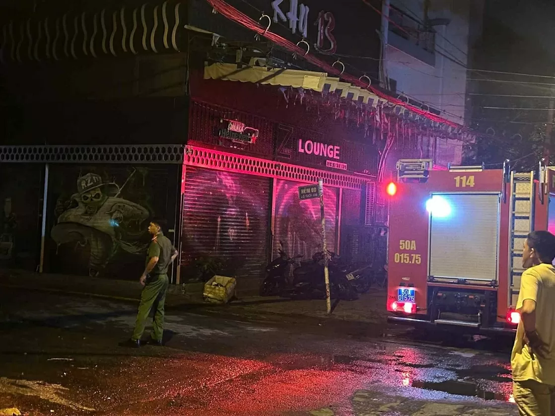 TP. Hồ Chí Minh: Hiện trường tan hoang sau cháy chung cư làm 8 người tử vong