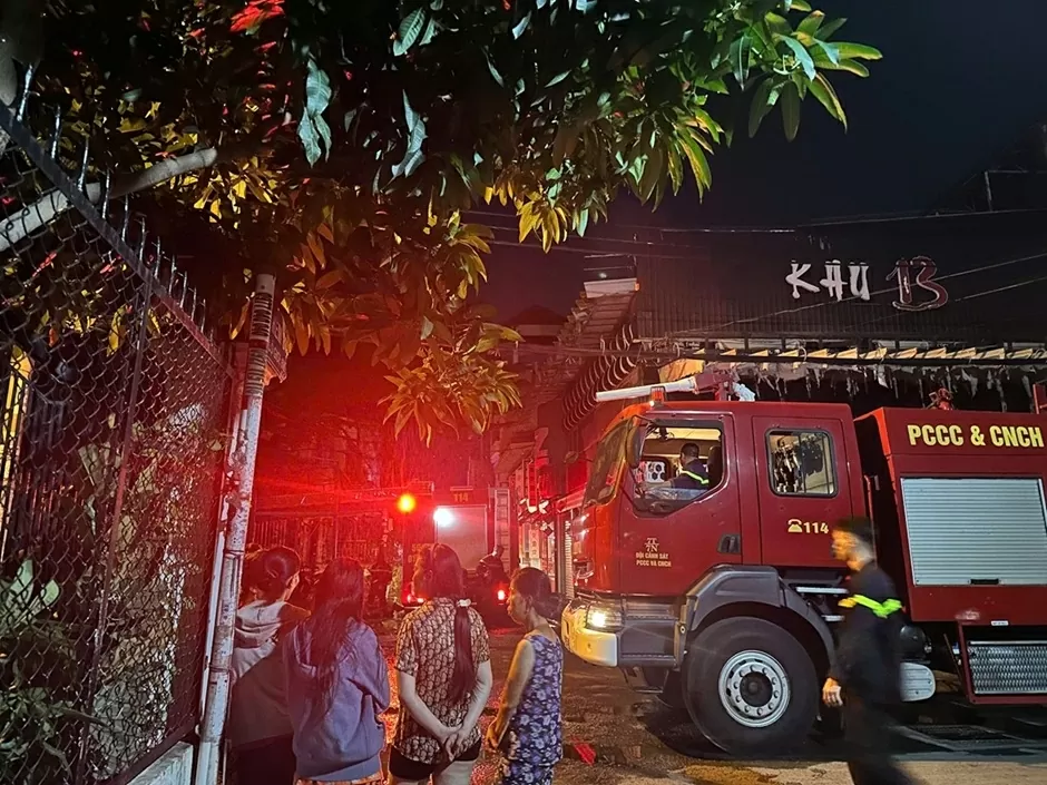 TP. Hồ Chí Minh: Hiện trường tan hoang sau cháy chung cư làm 8 người tử vong