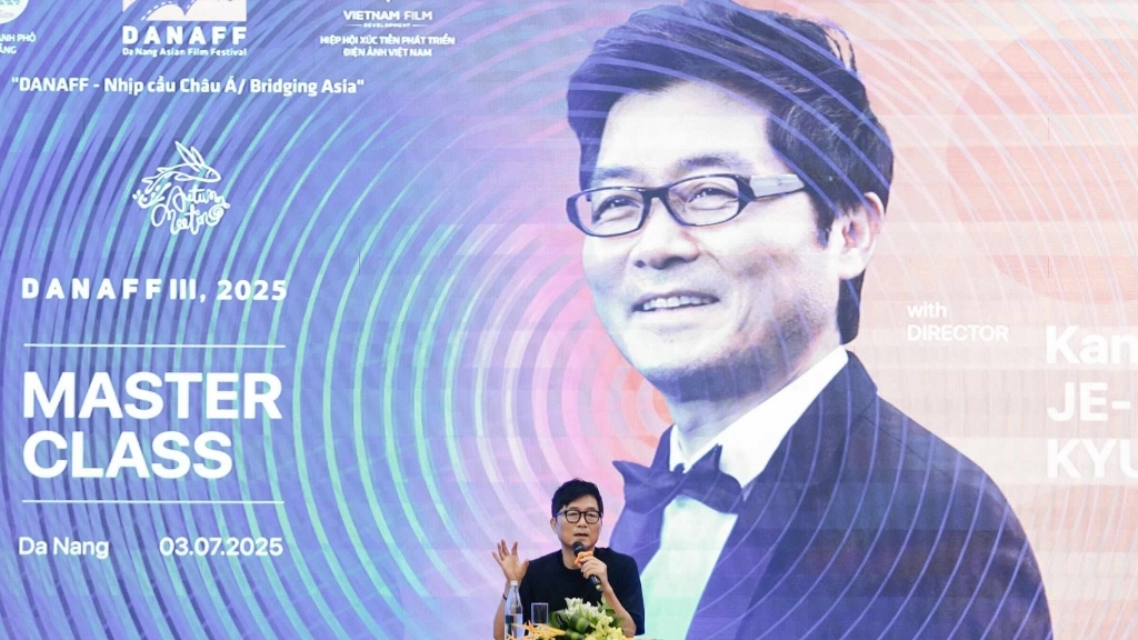 Hé lộ hành trình làm phim của đạo diễn Kang Je Gyu - ‘cha đẻ’ của những tác phẩm bom tấn Hàn Quốc