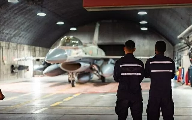 Israel tổng tấn công mạnh vào lực lượng Houthi ở Yemen Israel tổng tấn công mạnh vào lực lượng Houthi ở Yemen