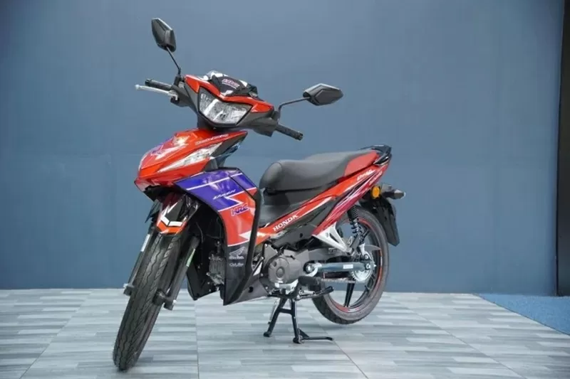 Honda Dash HRC mang phong cách của đội đua Honda Racing Corporation (HRC)