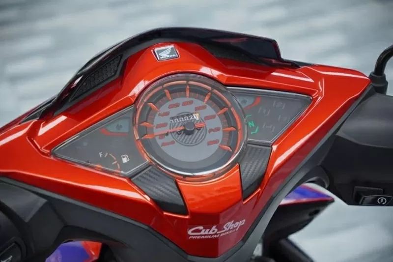 Trang bị trên Honda Dash 125 HRC không có nhiều thay đổi so với phiên bản tiêu chuẩn