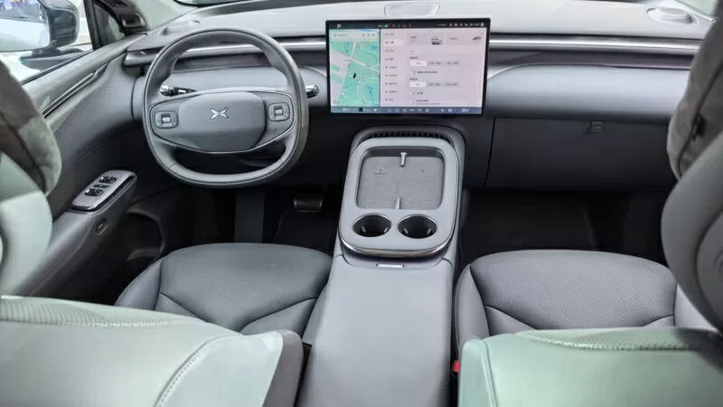 Khoang lái của Xpeng G7
