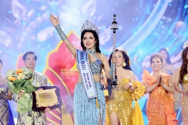 Hoa hậu Doanh nhân Hòa bình 2025 tự hào đăng quang tại quê hương Ninh Bình Hoa hậu Doanh nhân Hòa bình 2025 tự hào đăng quang tại quê hương Ninh Bình