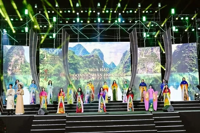 Hoa hậu Doanh nhân Hòa bình 2025 tự hào đăng quang tại quê hương Ninh Bình Hoa hậu Doanh nhân Hòa bình 2025 tự hào đăng quang tại quê hương Ninh Bình