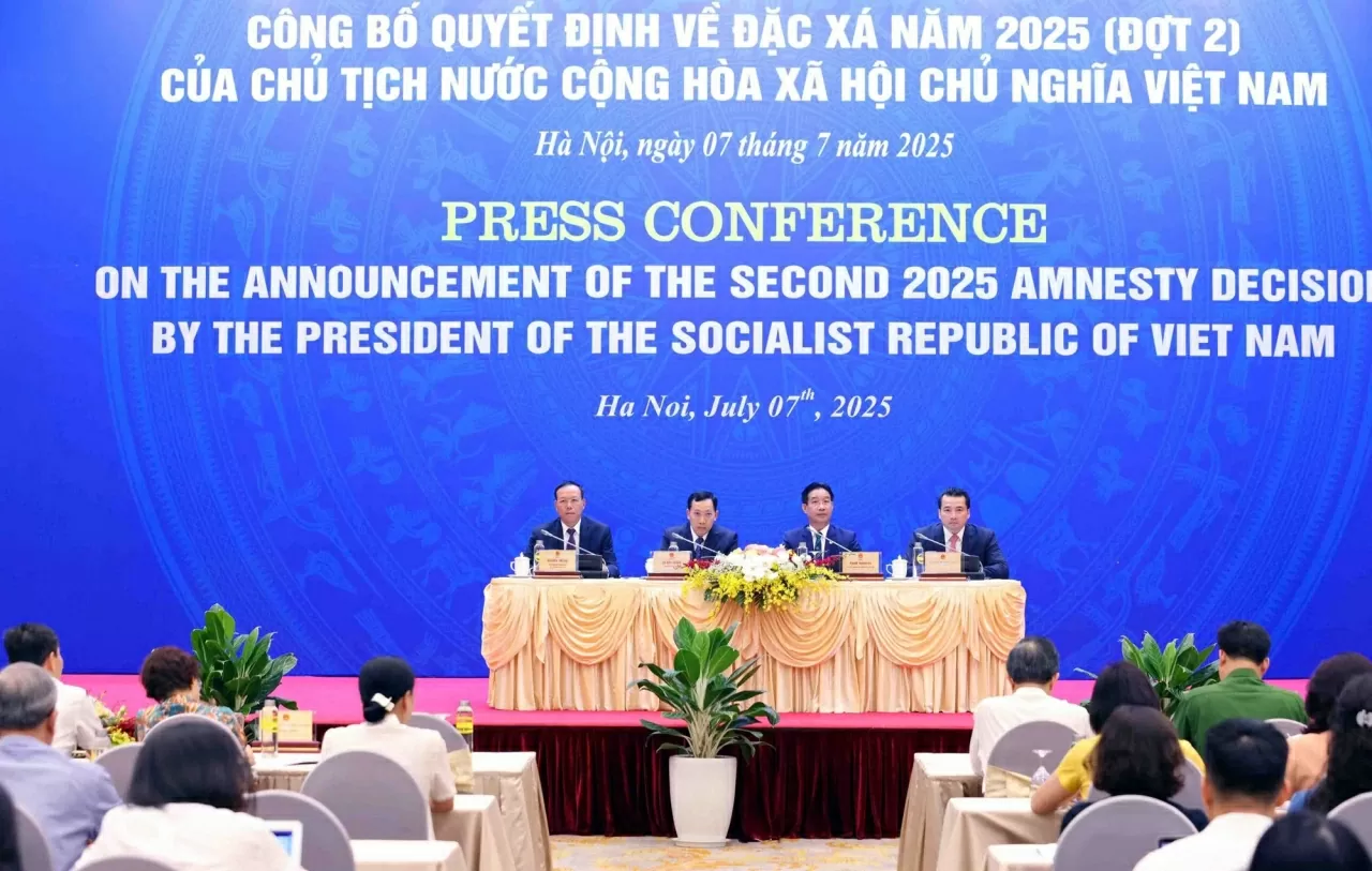 Công bố Quyết định của Chủ tịch nước về đặc xá nhân dịp 80 năm Quốc khánh Công bố Quyết định của Chủ tịch nước về đặc xá nhân dịp 80 năm Quốc khánh