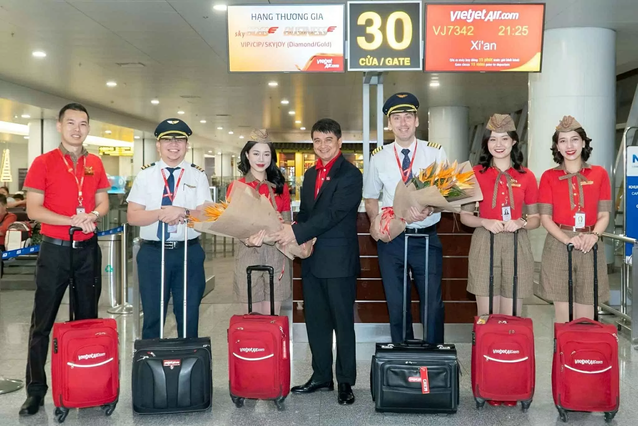 Vietjet mở đường bay mới đến Tây An cổ kính: Kết nối hai miền di sản Việt Nam-Trung Quốc Vietjet mở đường bay mới đến Tây An cổ kính: Kết nối hai miền di sản Việt Nam-Trung Quốc