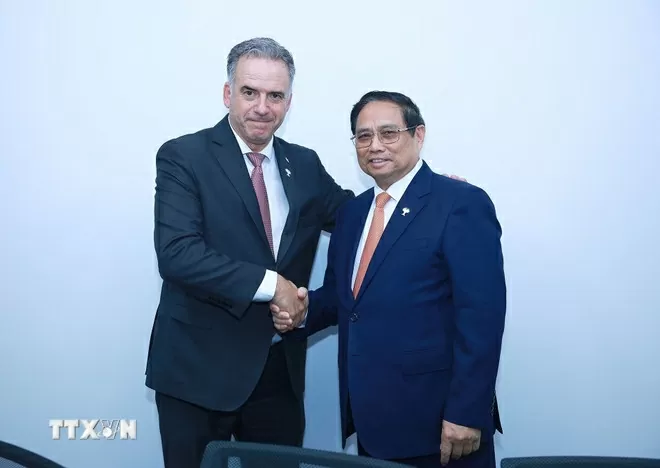 Thủ tướng Phạm Minh Chính gặp Tổng thống Uruguay Yamandú Orsi. (Nguồn: TTXVN)