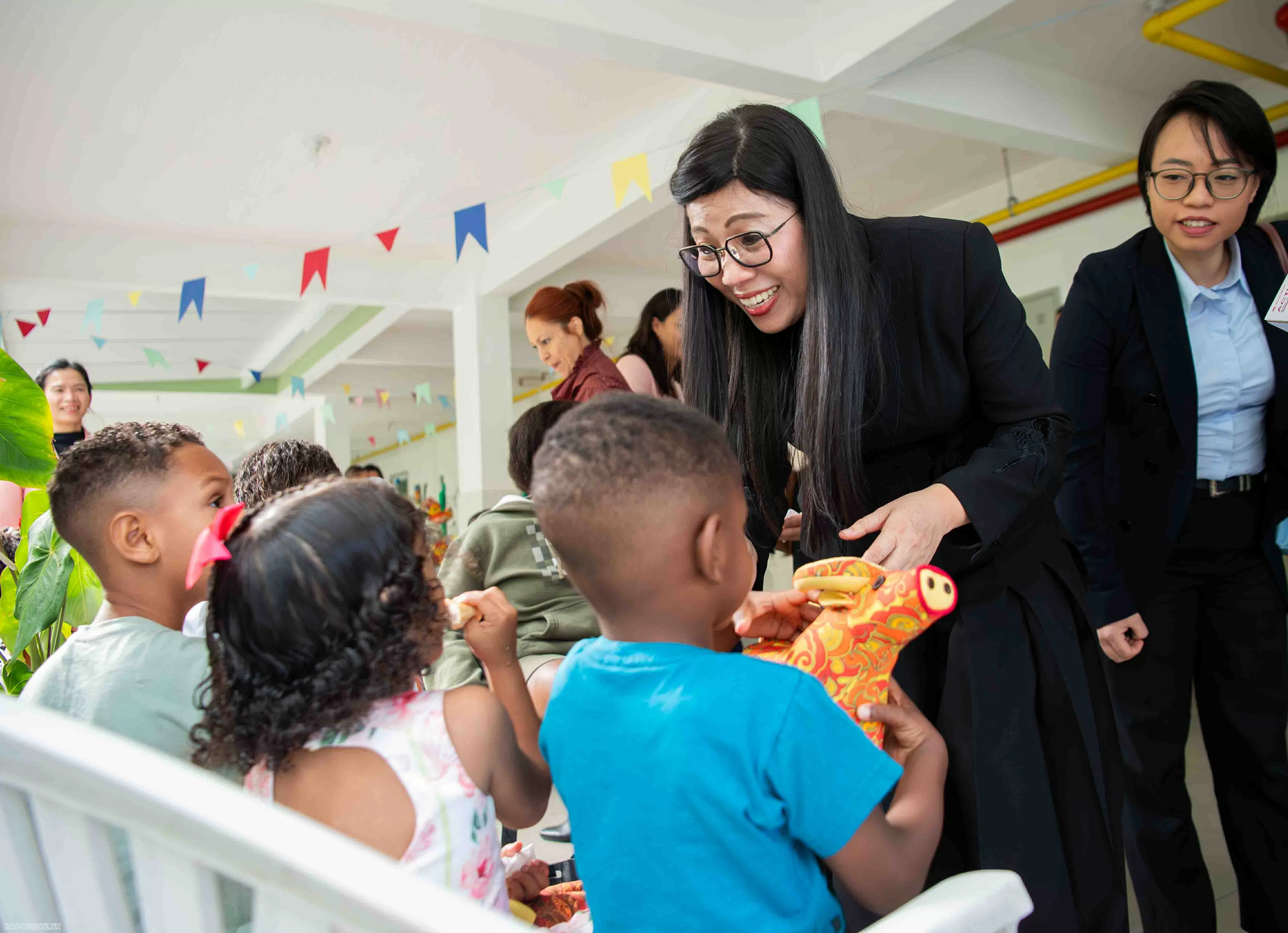 Phu nhân Thủ tướng thăm Trung tâm phúc lợi xã hội Dona Meca, Brazil