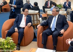 Thủ tướng Phạm Minh Chính gặp Thủ tướng Trung Quốc Lý Cường tại Hội nghị thượng đỉnh BRICS mở rộng