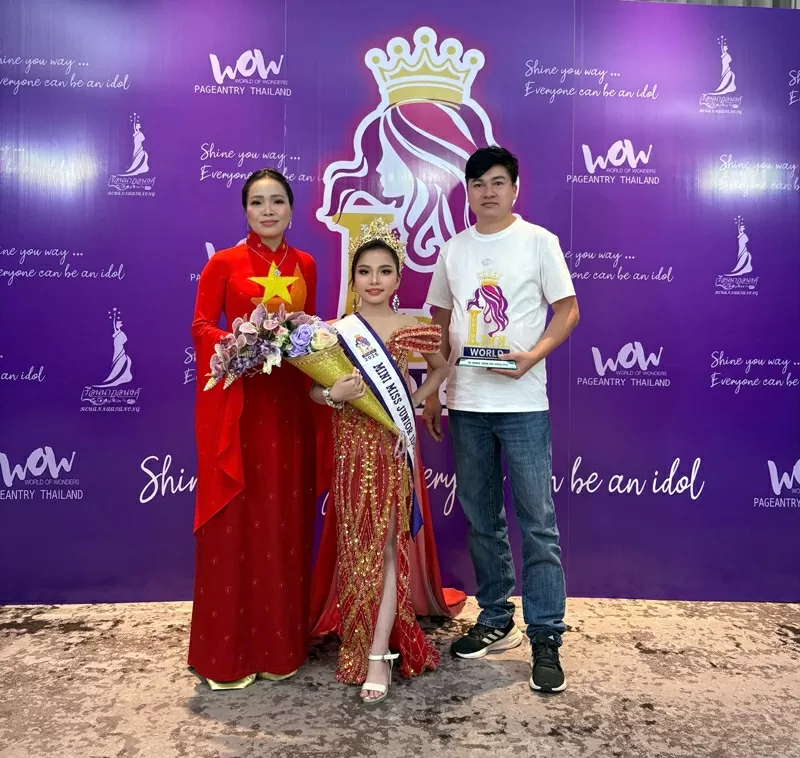Việc cử Minh Giang tham dự Mini Miss Junior Idol World 2025 đã được Sở Văn hóa - Thể thao và Du lịch tỉnh Hải Dương phê duyệt theo Văn bản số 1553 /SVHTTDL-QLVHBCXB ngày 16/6/2025, thể hiện sự tin tưởng và kỳ vọng lớn lao dành cho một tài năng nhí đang từng bước khẳng định vị thế của mình trên sân khấu toàn cầu. Việc cử Minh Giang tham dự Mini Miss Junior Idol World 2025 đã được Sở Văn hóa - Thể thao và Du lịch tỉnh Hải Dương phê duyệt theo Văn bản số 1553 /SVHTTDL-QLVHBCXB ngày 16/6/2025, thể hiện sự tin tưởng và kỳ vọng lớn lao dành cho một tài năng nhí đang từng bước khẳng định vị thế của mình trên sân khấu toàn cầu.