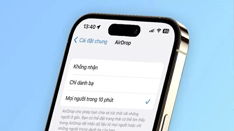 Nên cài đặt AirDrop ở chế độ chỉ danh bạ khi dùng iPhone ở nơi công cộng Nên cài đặt AirDrop ở chế độ chỉ danh bạ khi dùng iPhone ở nơi công cộng