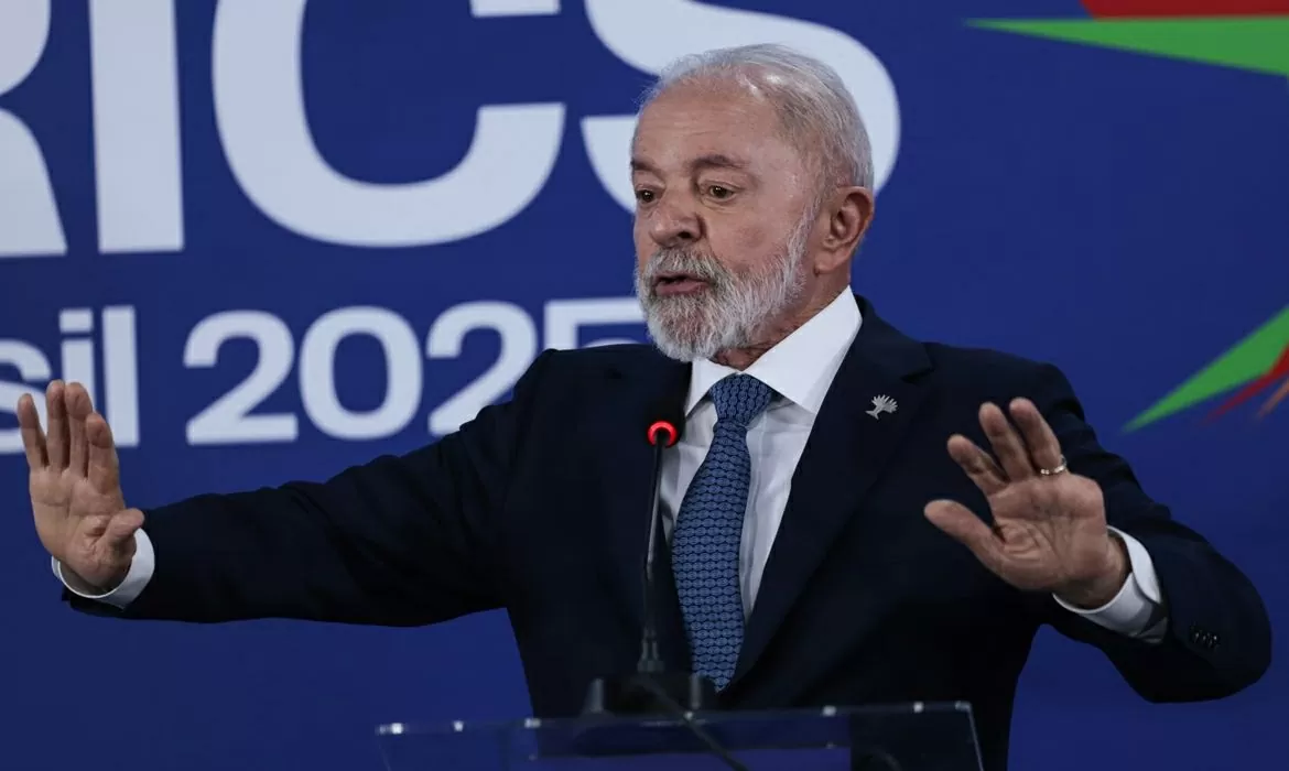 Tổng thống Brazil tuyên bố cứng rắn sau khi ông Trump bênh vực cựu lãnh đạo Bolsonaro Tổng thống Brazil tuyên bố cứng rắn sau khi ông Trump bênh vực cựu lãnh đạo Bolsonaro