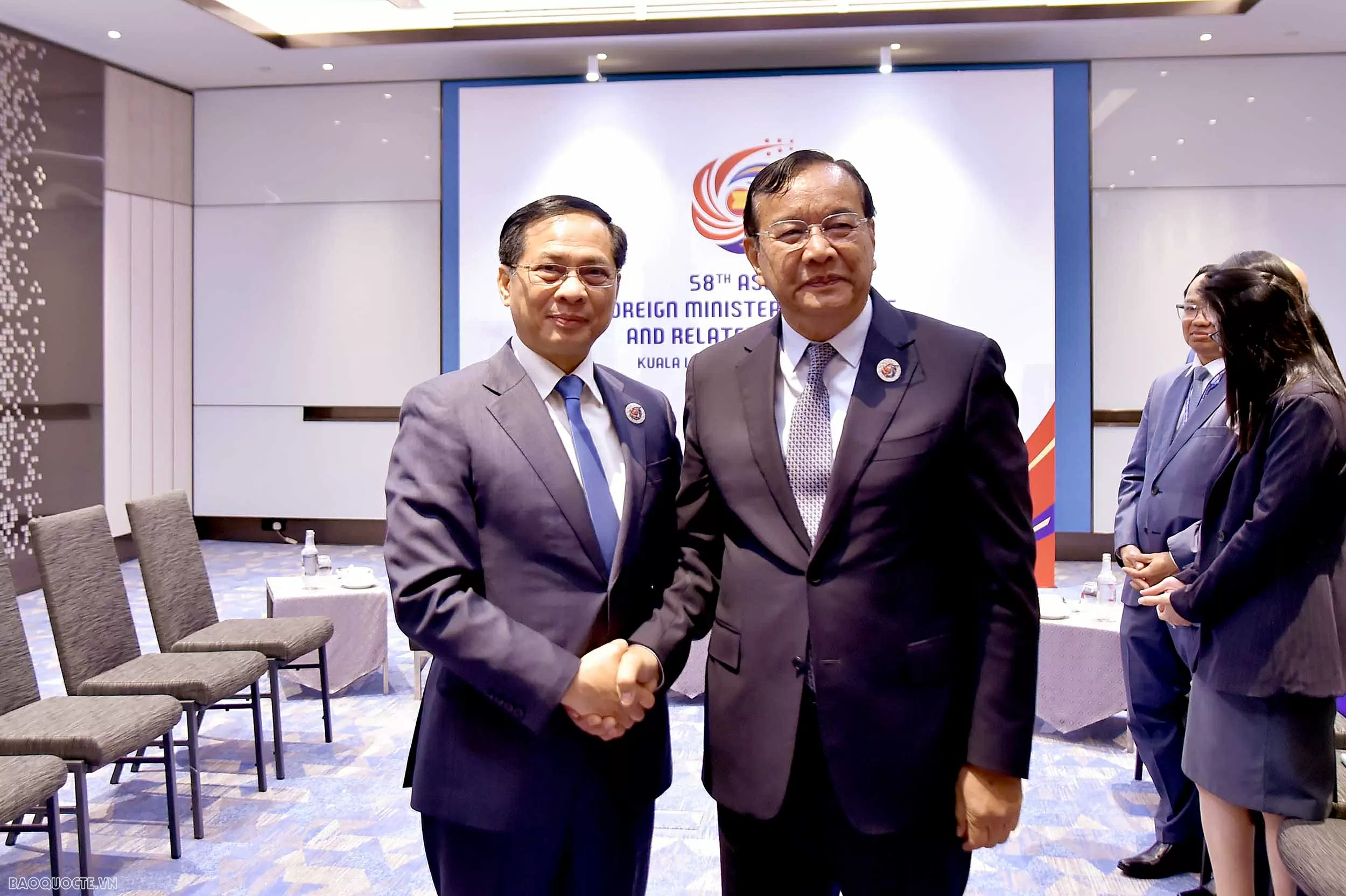 Phó Thủ tướng, Bộ trưởng Ngoại giao Bùi Thanh Sơn gặp Phó Thủ tướng, Bộ trưởng Ngoại giao Campuchia Phó Thủ tướng, Bộ trưởng Ngoại giao Bùi Thanh Sơn gặp Phó Thủ tướng, Bộ trưởng Ngoại giao Campuchia