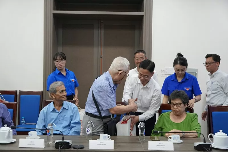 Sở Ngoại vụ TP. Hồ Chí Minh tri ân cán bộ ngoại giao lão thành Sở Ngoại vụ TP. Hồ Chí Minh tri ân cán bộ ngoại giao lão thành