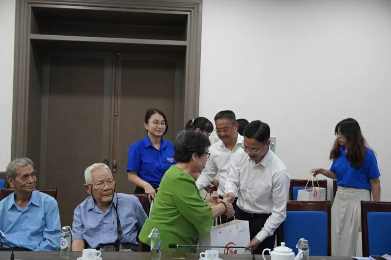 Sở Ngoại vụ TP. Hồ Chí Minh tri ân cán bộ ngoại giao lão thành