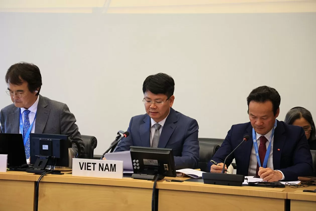 Thứ trưởng Bộ Tư pháp Nguyễn Thanh Tịnh làm Trưởng đoàn Việt Nam phát biểu tại phiên họp. Thứ trưởng Bộ Tư pháp Nguyễn Thanh Tịnh làm Trưởng đoàn Việt Nam phát biểu tại phiên họp.