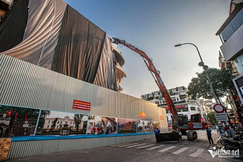 Toà nhà Hàm cá mập