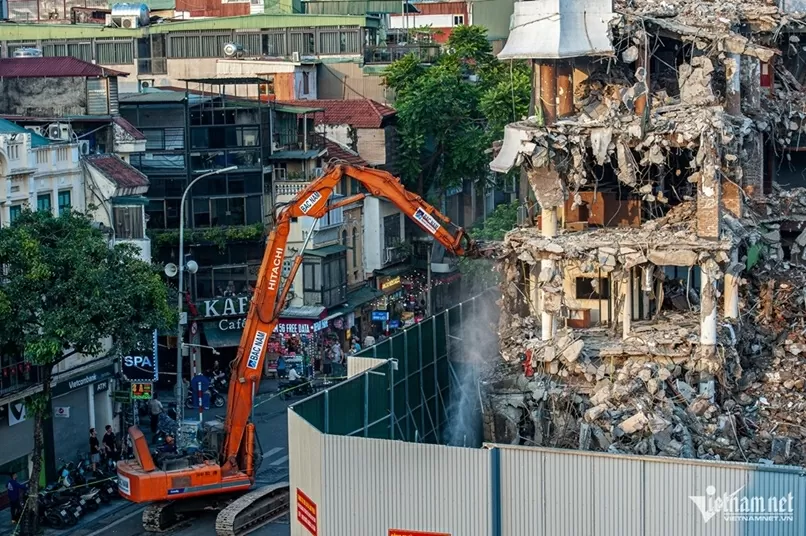 Toà nhà Hàm cá mập