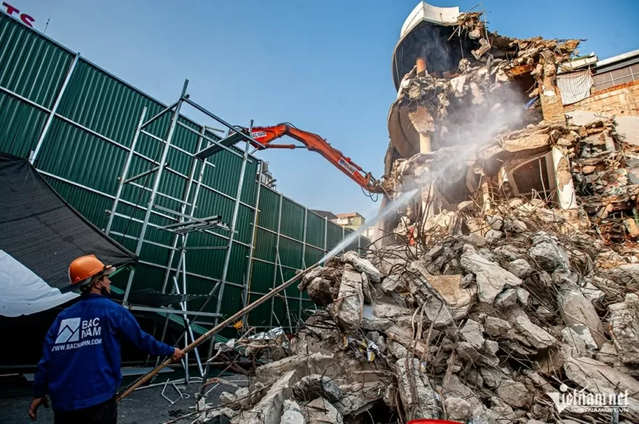 Toà nhà Hàm cá mập