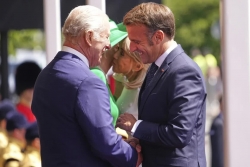 Tổng thống Pháp lần đầu tiên thăm Anh sau 17 năm, nỗ lực làm mới quan hệ song phương, kêu gọi cùng bảo vệ 'trật tự quốc tế'