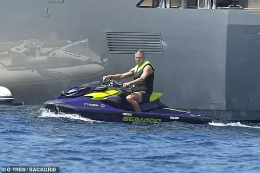 Dáng vóc sau sinh nuột nà 'khó tin' của bạn gái Haaland