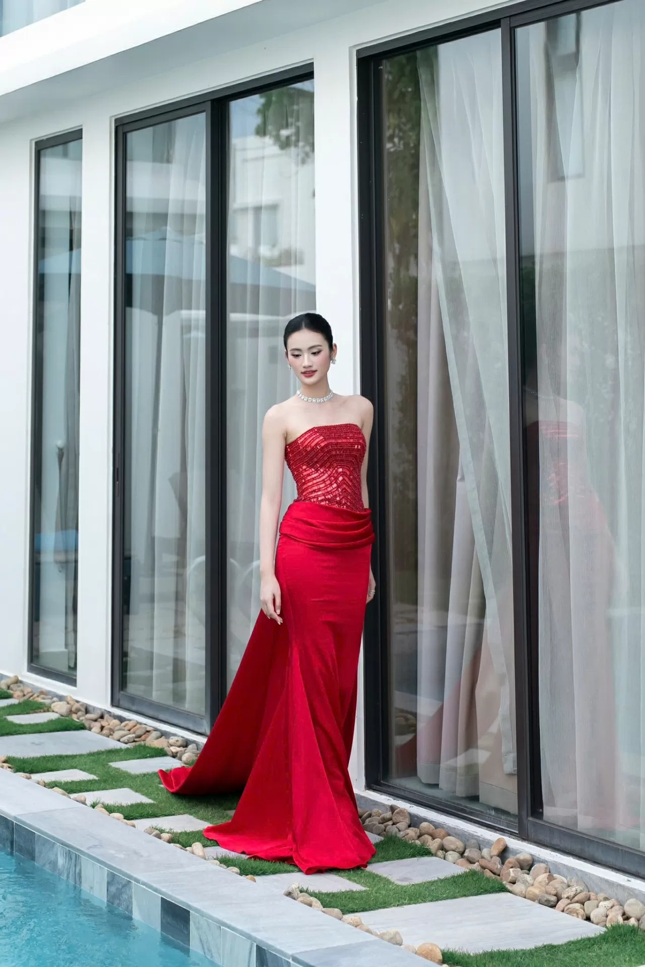 Hoa hậu Huỳnh Trần Ý Nhi Hoa hậu Huỳnh Trần Ý Nhi