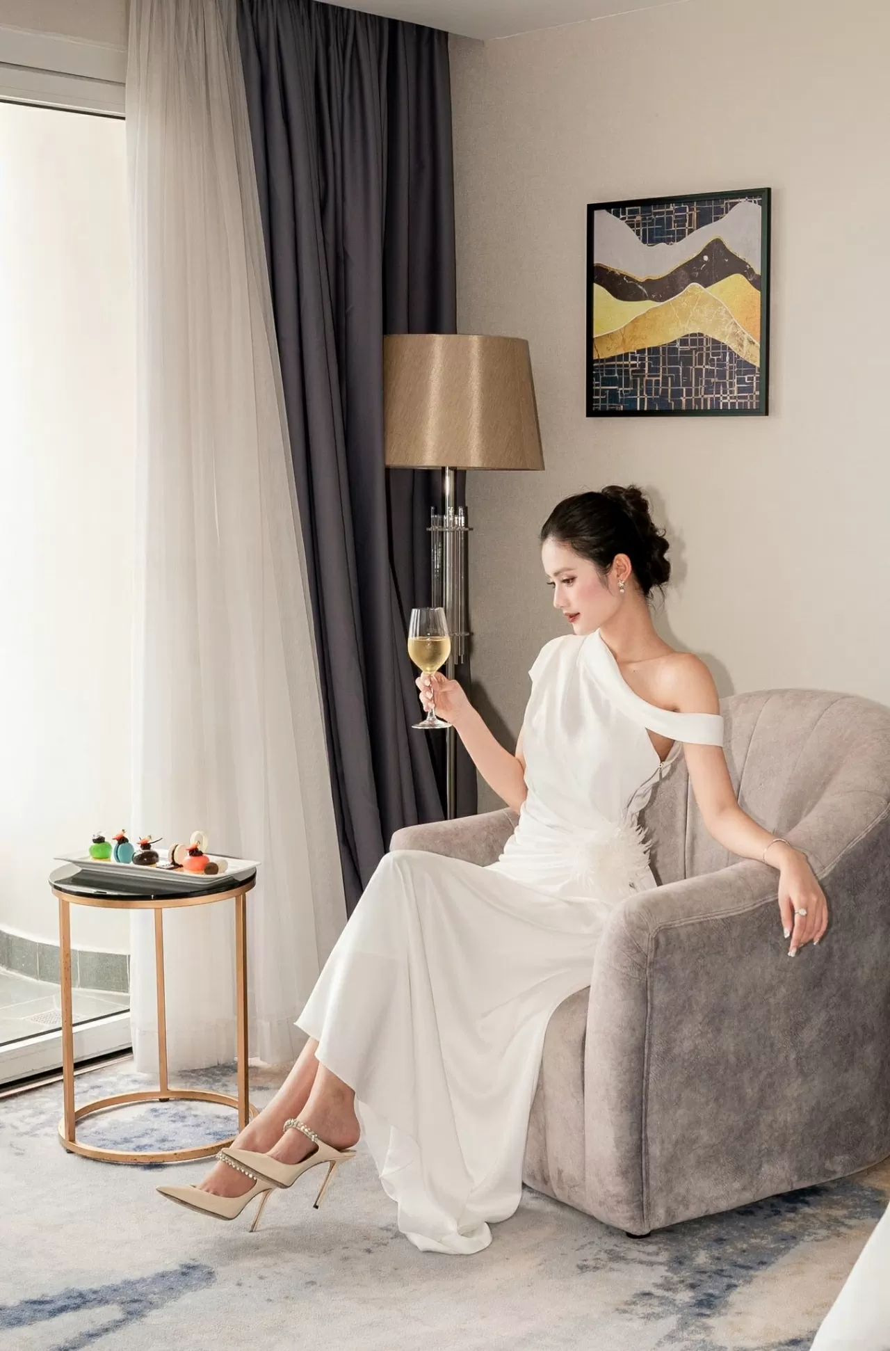 Hoa hậu Huỳnh Trần Ý Nhi Hoa hậu Huỳnh Trần Ý Nhi