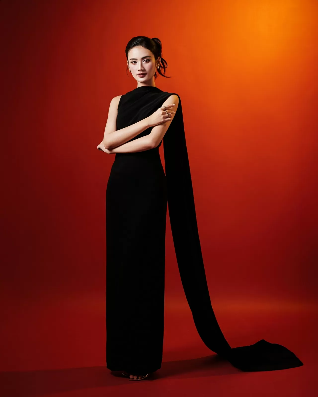 Hoa hậu Huỳnh Trần Ý Nhi Hoa hậu Huỳnh Trần Ý Nhi