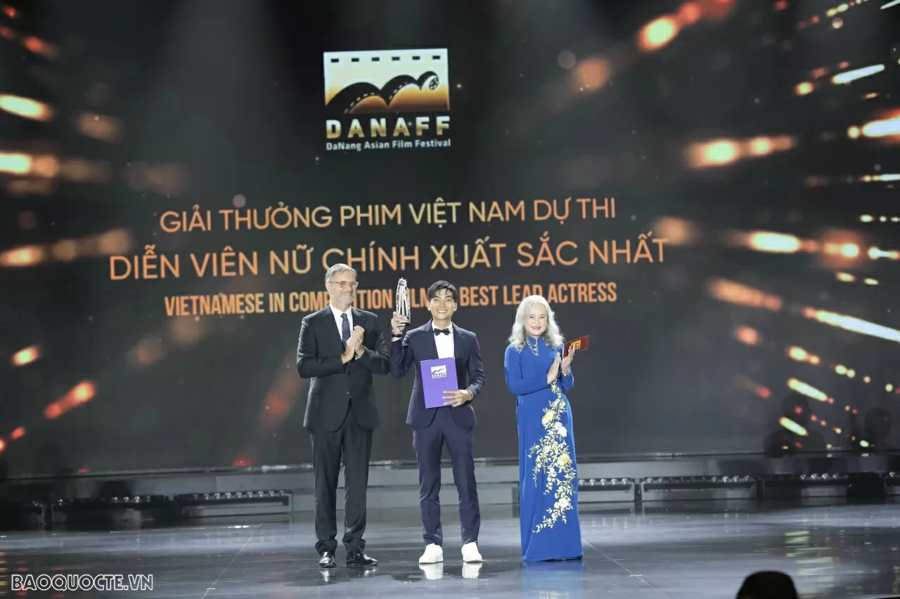 Điện ảnh: Cầu nối văn hóa trong quan hệ Việt – PhápChia sẻ bên lề DANAFF III, Đại sứ Pháp tại Việt Nam Olivier Brochet khẳng định cam kết hỗ trợ điện