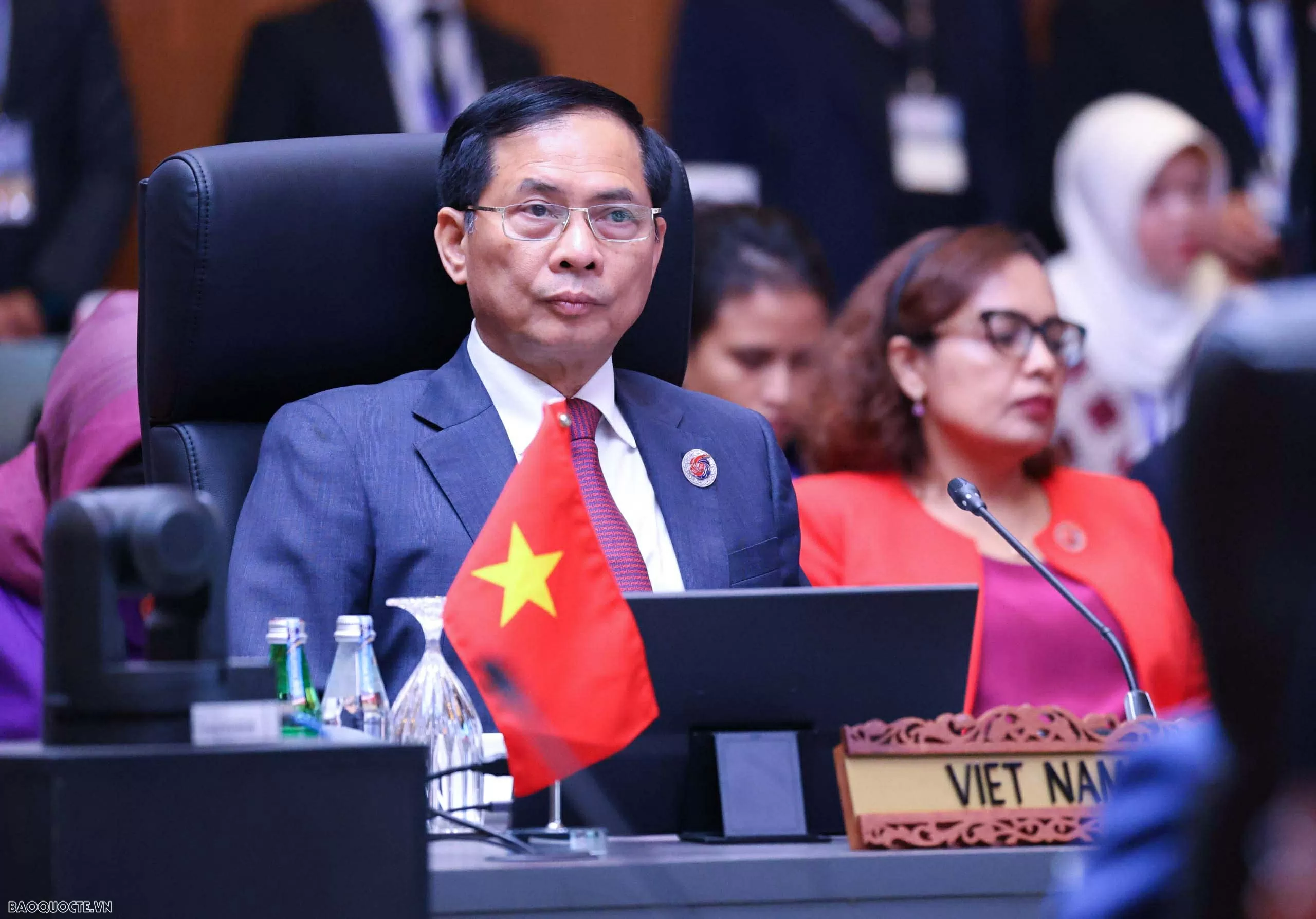 ASEAN tiếp tục là ngọn hải đăng hòa bình giữa bối cảnh đầy biến động Phó Thủ tướng, Bộ trưởng Ngoại giao Bùi Thanh Sơn dự Phiên họp hẹp Hội nghị Bộ trưởng Ngoại giao ASEAN lần thứ 58