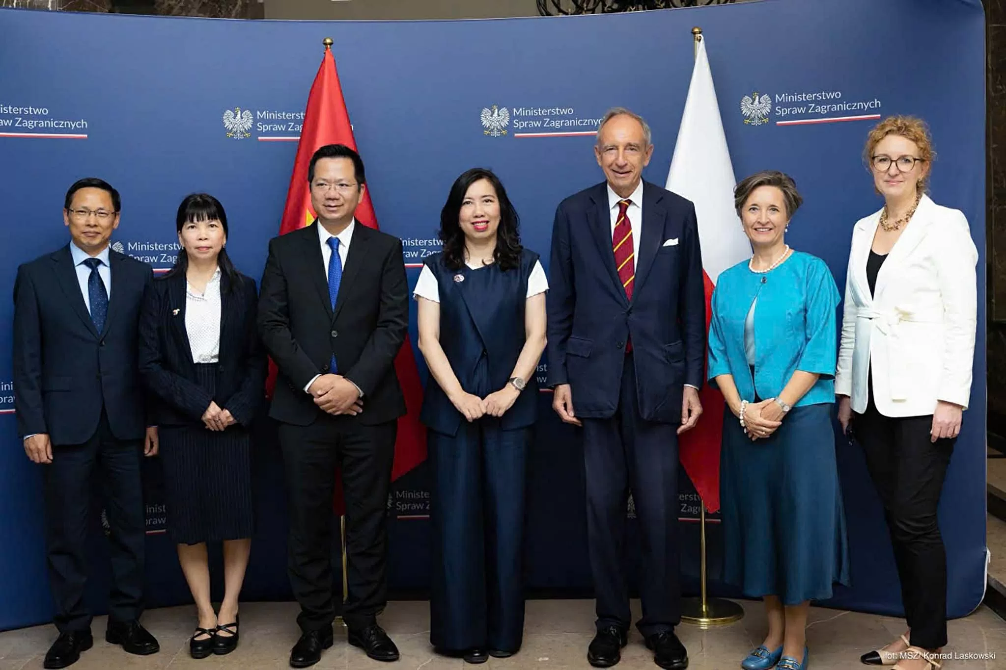 Việt Nam luôn coi trọng và mong muốn tăng cường hợp tác nhiều mặt với Ba Lan