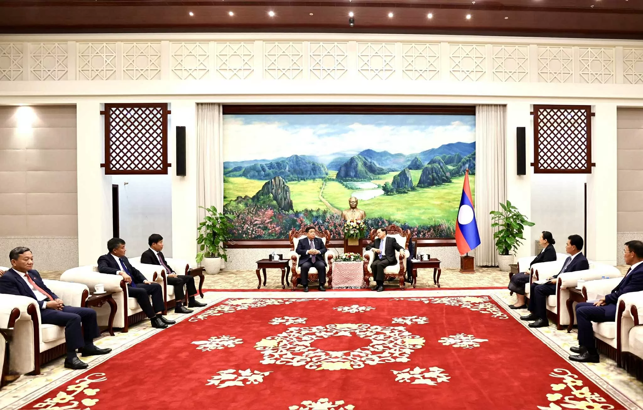 Việt Nam-Lào tập trung đẩy mạnh kết nối hai nền kinh tế, triển khai các dự án hợp tác chiến lược Việt Nam-Lào tập trung đẩy mạnh kết nối hai nền kinh tế, triển khai các dự án hợp tác chiến lược