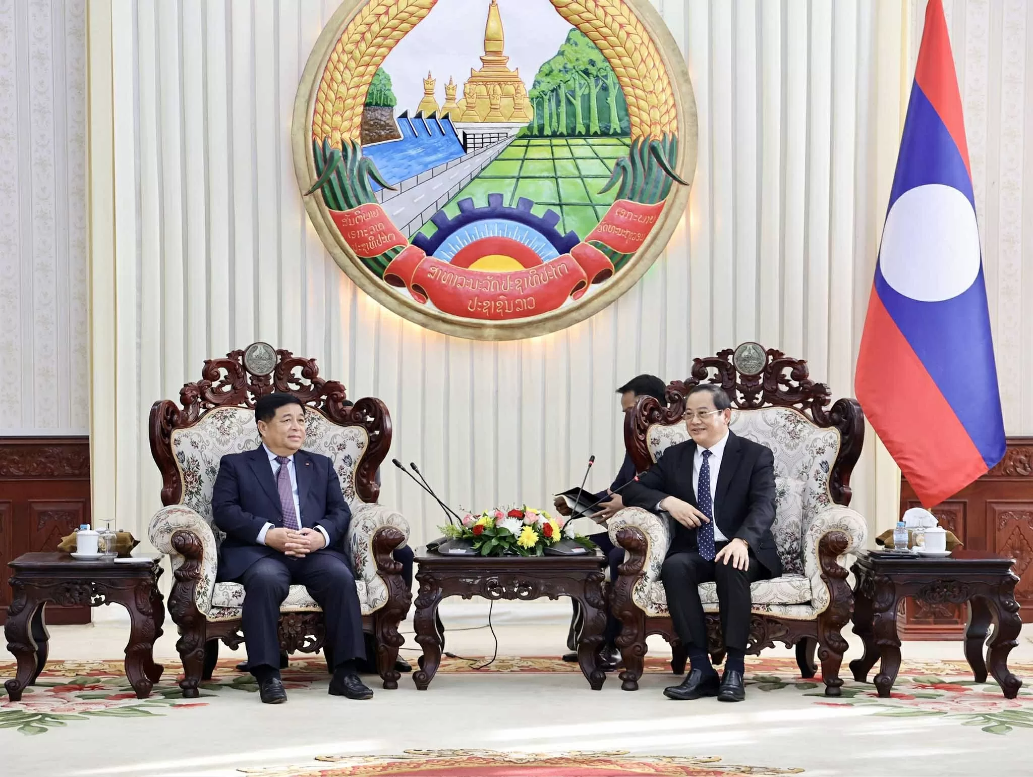 Việt Nam-Lào tập trung đẩy mạnh kết nối hai nền kinh tế, triển khai các dự án hợp tác chiến lược Việt Nam-Lào tập trung đẩy mạnh kết nối hai nền kinh tế, triển khai các dự án hợp tác chiến lược