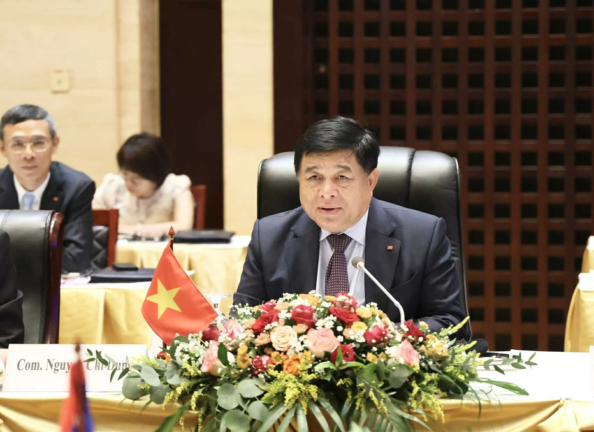 Việt Nam-Lào tập trung đẩy mạnh kết nối hai nền kinh tế, triển khai các dự án hợp tác chiến lược