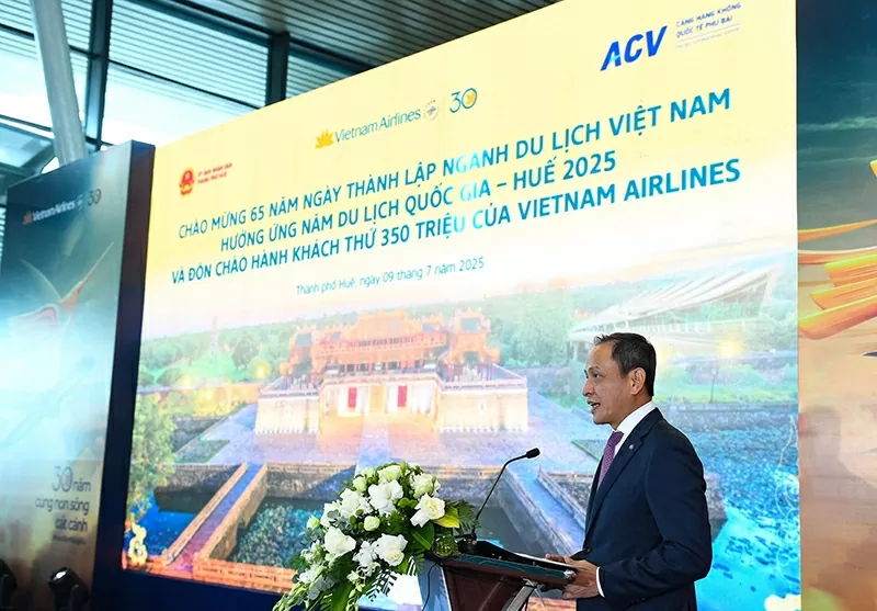 Vietnam Airlines đón hành khách thứ 350 triệu sau 30 năm thành lập