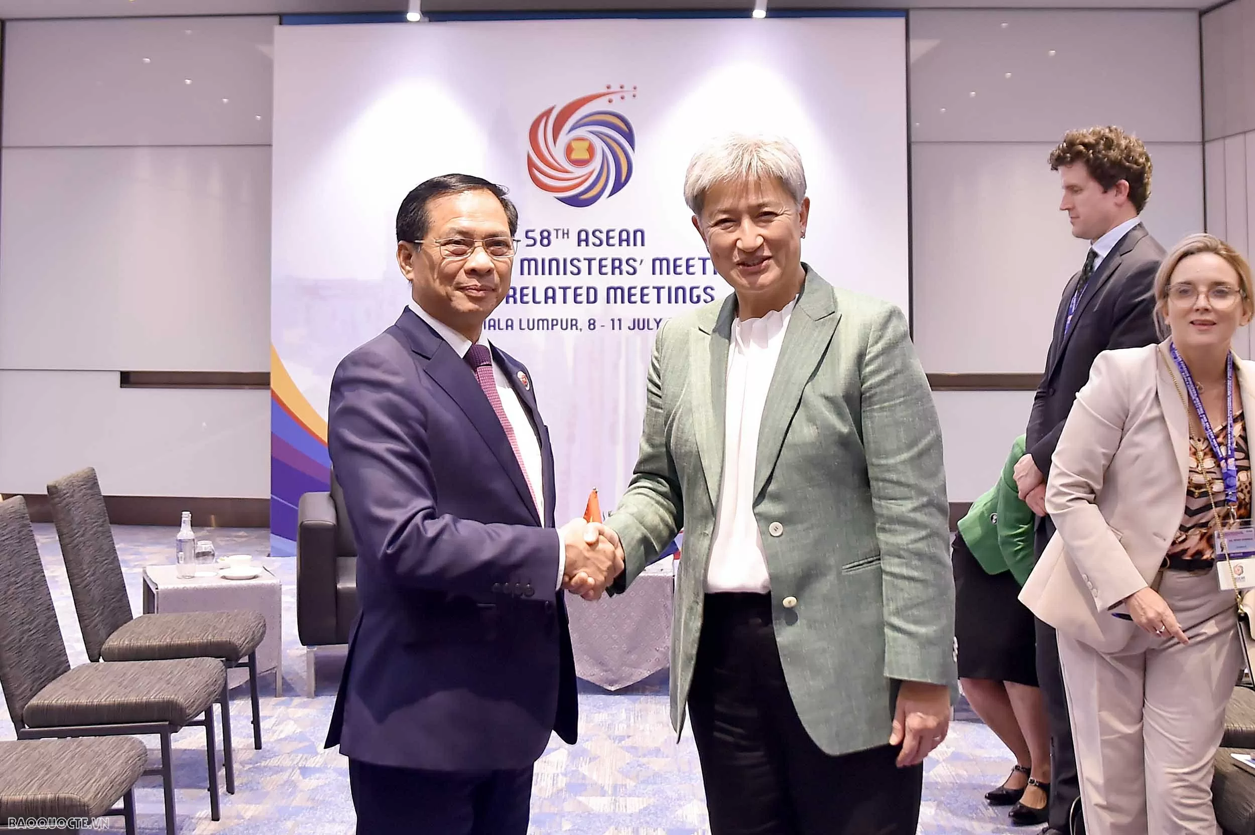 Phó Thủ tướng, Bộ trưởng Ngoại giao Bùi Thanh Sơn đã có cuộc gặp Bộ trưởng Ngoại giao Australia Việt Nam-Australia: Chia sẻ kinh nghiệm chuyển đổi xanh, số hóa và công nghệ mới nổi