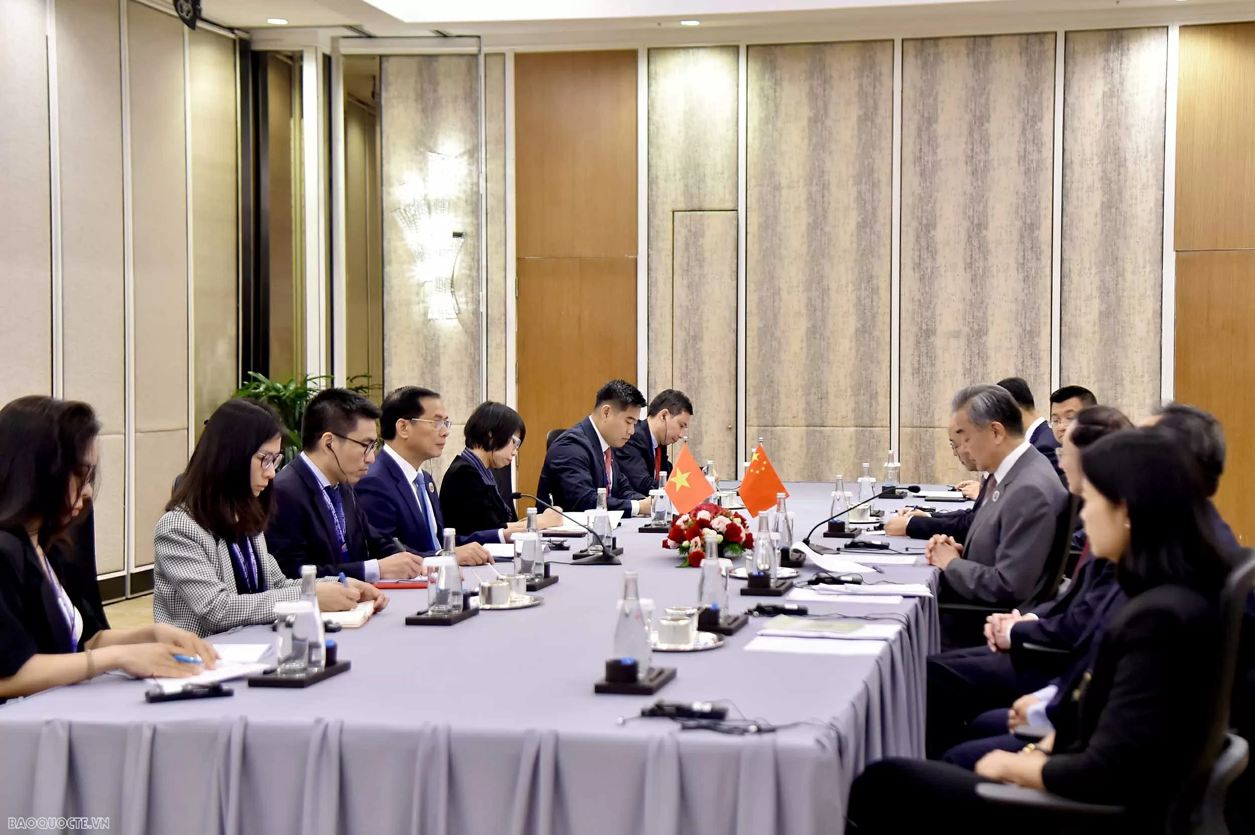 Phó Thủ tướng, Bộ trưởng Bùi Thanh Sơn tiếp Bộ trưởng Ngoại giao Trung Quốc và Algeria